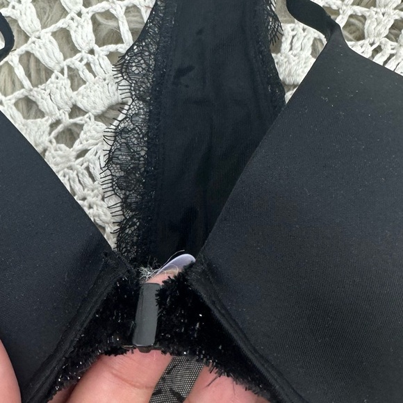 Victoria’s Secret Pink Bra Bundle Size 32D - Picture 3 of 9